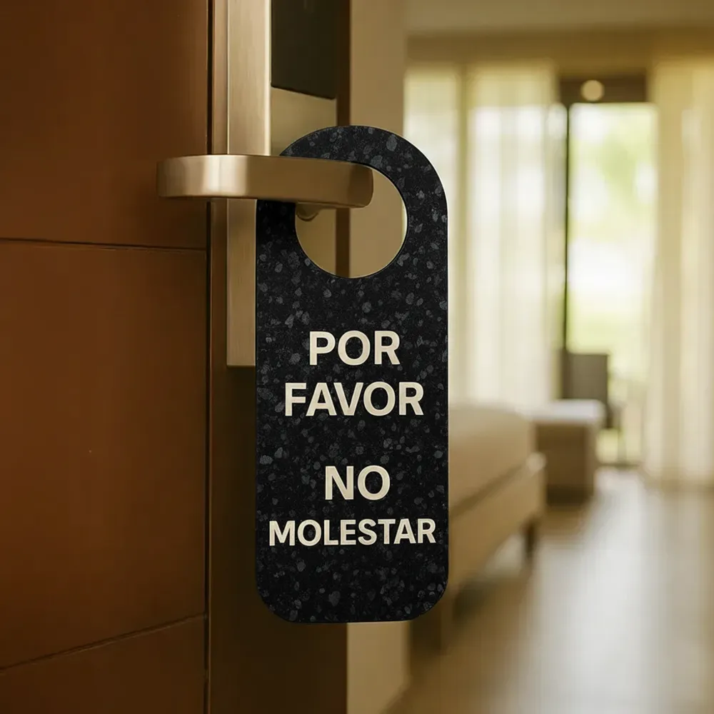 Colgante-puerta-no-molestar-plastico-reciclado-revivir Colgante Puerta No Molestar de Plástico reciclado de revivir
