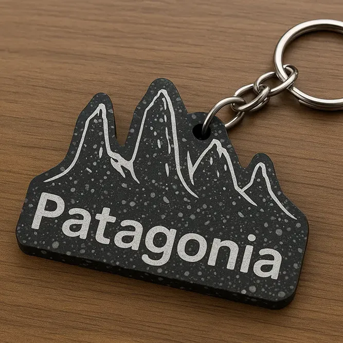 Llavero-patagonia-plastico-reciclado (2) Llavero de plastico reciclado como amenitie. Producto de plastico reciclado para hoteles