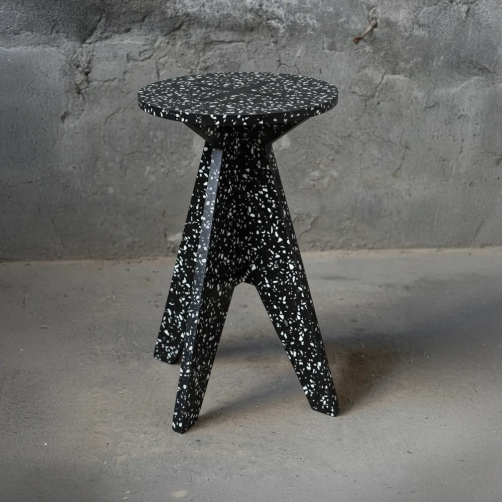 Bello Taburete pequeño de plástico reciclado