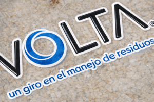 Impresión DTF transfer para personalizar tus productos sustentables de plástico reciclado